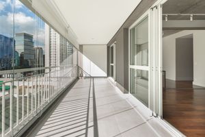 Image 10 - 921735
