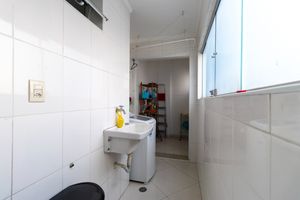 Image 17 - 921737