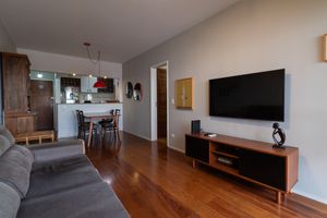 Image 6 - 921744