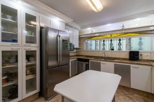 Image 9 - 921748