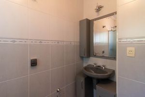 Image 38 - 921748