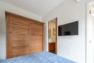 Image 21 - 921774