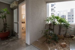 Image 9 - 921778