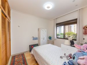 Image 31 - 921782
