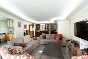 Image 3 - 921789