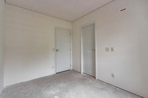 Image 21 - 921805