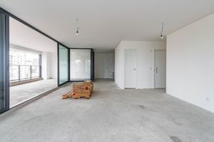 Image 23 - 921805