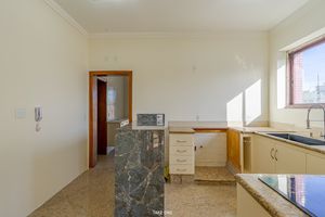 Image 9 - 921811