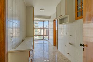 Image 11 - 921811