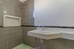Image 19 - 921811