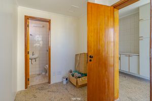 Image 13 - 921811