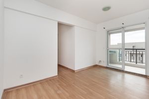 Image 4 - 921820
