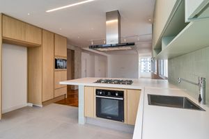 Image 25 - 921822
