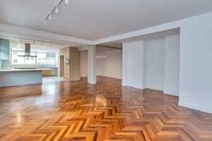 Image 31 - 921822