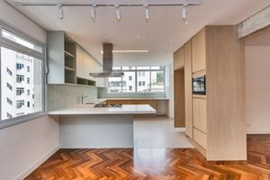 Image 28 - 921822
