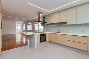 Image 24 - 921822
