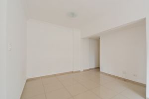 Image 7 - 921823