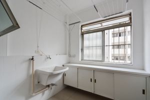 Image 19 - 921823