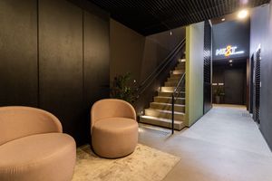 Image 27 - 921825