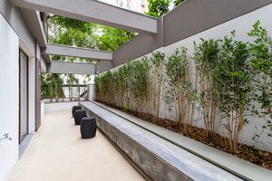 Image 19 - 921825