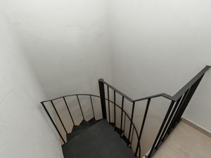 Image 8 - 921832