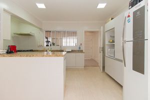 Image 21 - 921833
