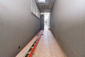 Image 37 - 921833