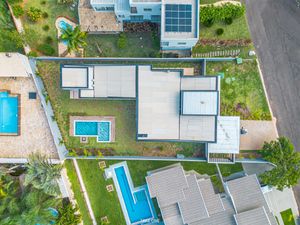 Image 32 - 921836