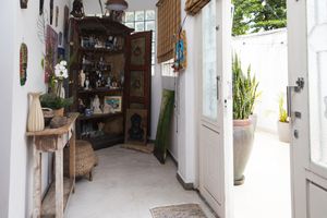 Image 9 - 921840