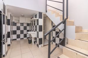 Image 17 - 921852