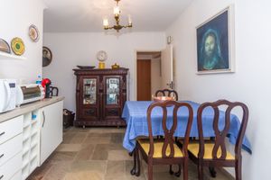 Image 18 - 921853