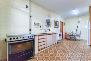 Image 11 - 921854