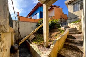 Image 1 - 921856
