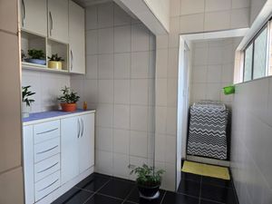 Image 15 - 921864