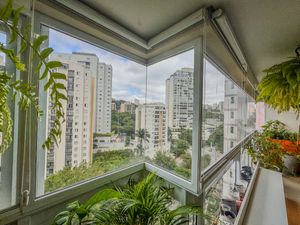 Image 4 - 921865