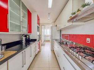 Image 19 - 921865