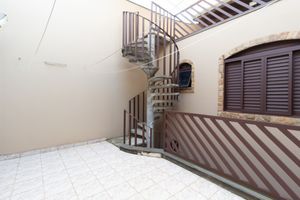 Image 34 - 921866