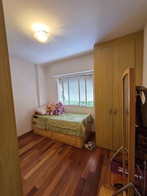 Image 11 - 921868