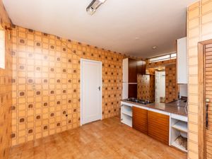 Image 13 - 921875