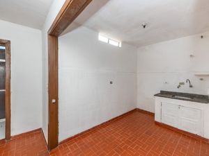 Image 35 - 921875