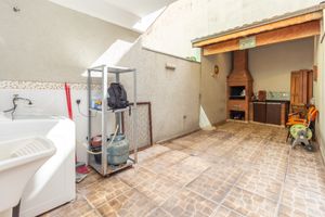 Image 11 - 921881