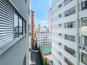 Image 37 - 921882