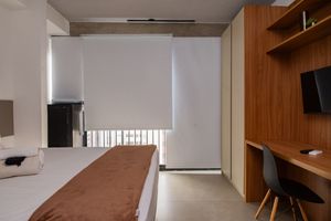Image 13 - 921883