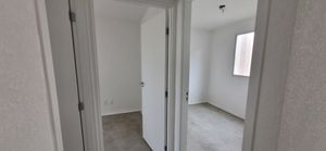Image 4 - 921884