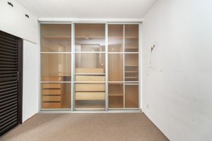 Image 30 - 921886