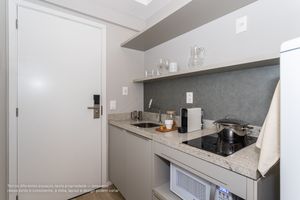 Image 16 - 921887