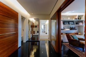 Image 21 - 921888