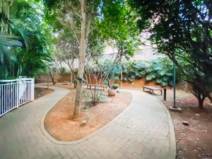 Image 37 - 921890
