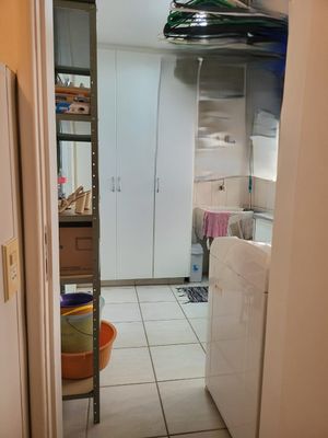 Image 17 - 921892