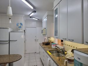 Image 24 - 921892